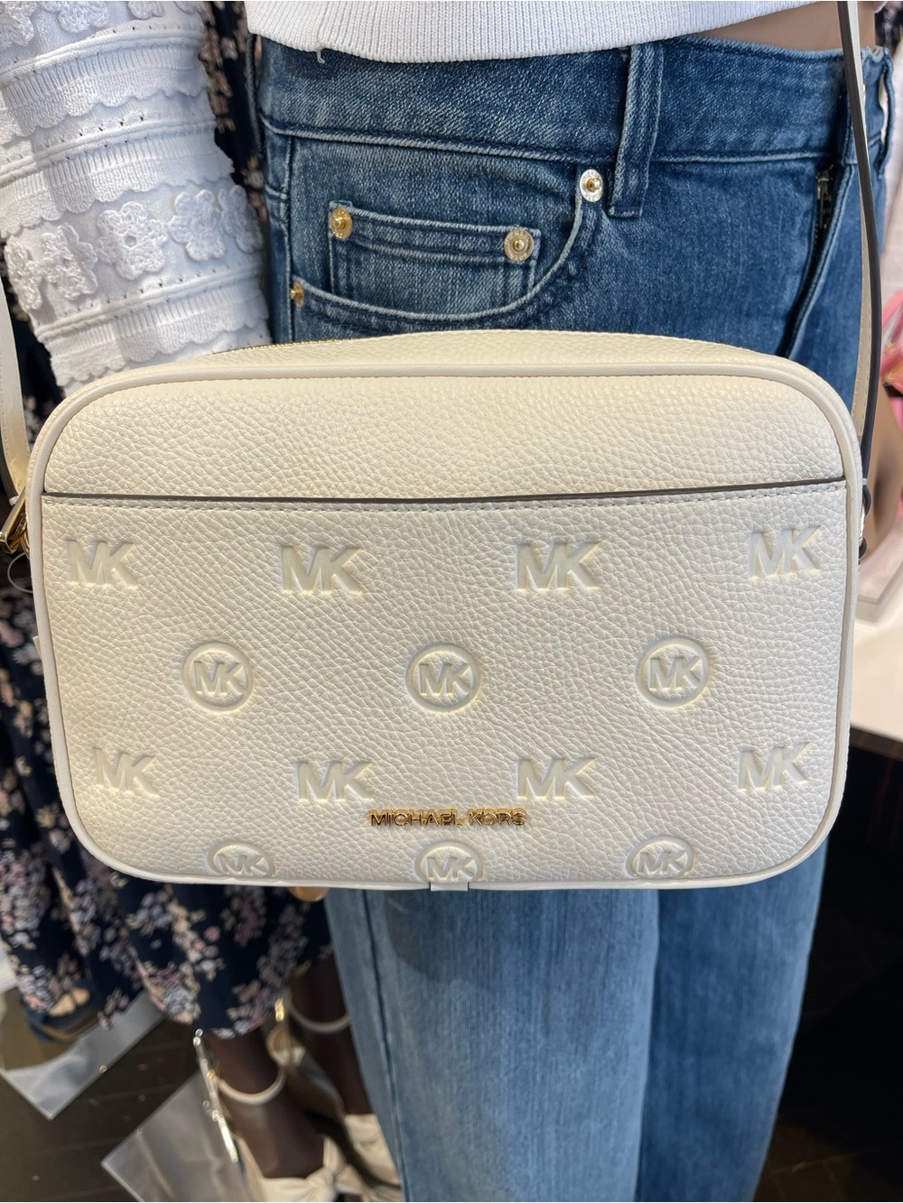 Michael Kors Jet Set Travel Large Logo Debossed EW Camera Crossbody Bag
Lt Cream - Picture 16 of 16